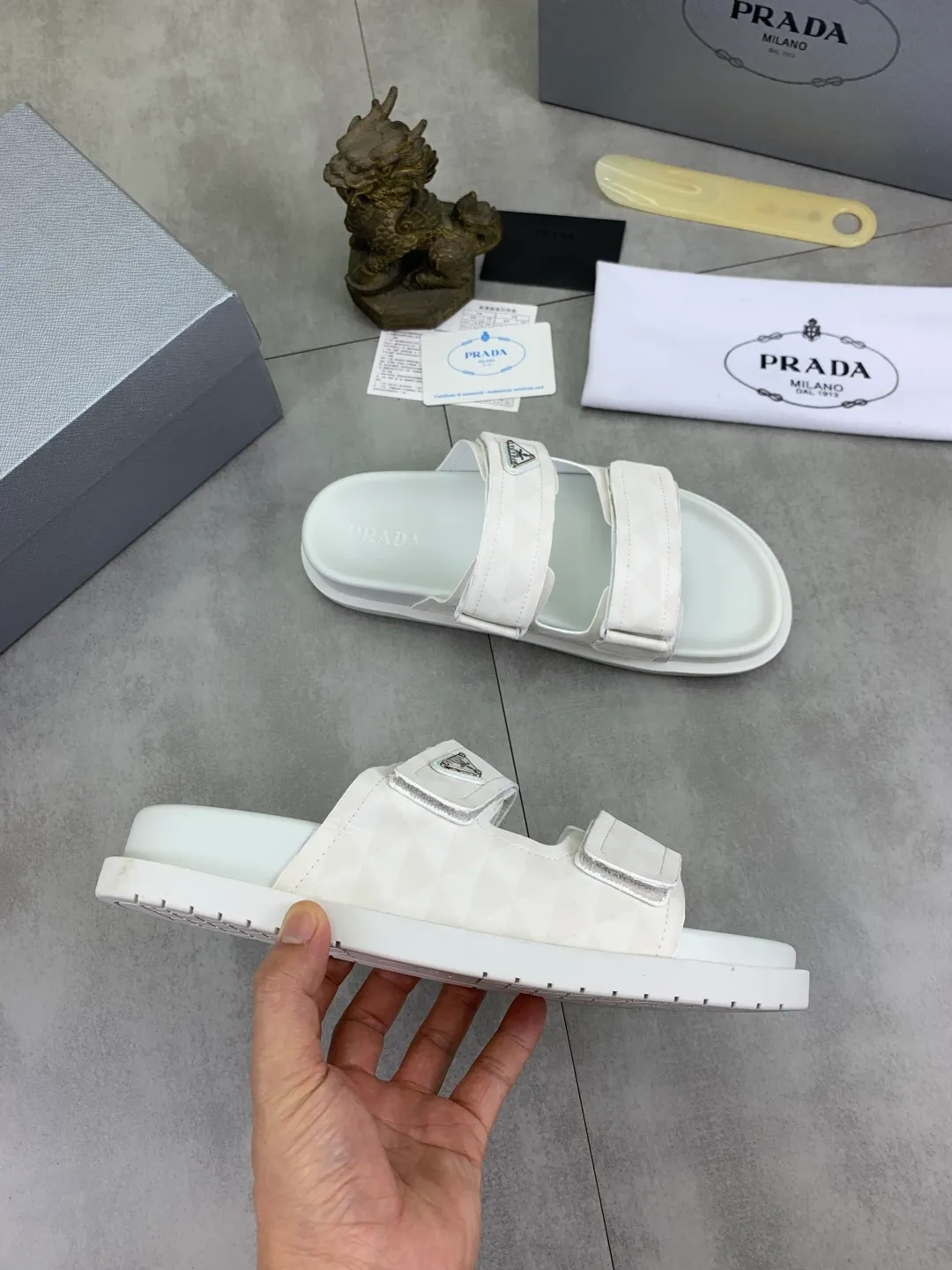 Men's shoes 💰P340💰【New style】🎁🎁🎁 PRADA Prada's new casual slippers, original official website, perfect workmanship, transmitting a kind of noble luxury, sublimating its definition of luxury in Prada's high-end extraordinary craftsmanship. Original combination outsole, code number: 38-44 (45 customized) Multiple colors 🉑️ to choose from